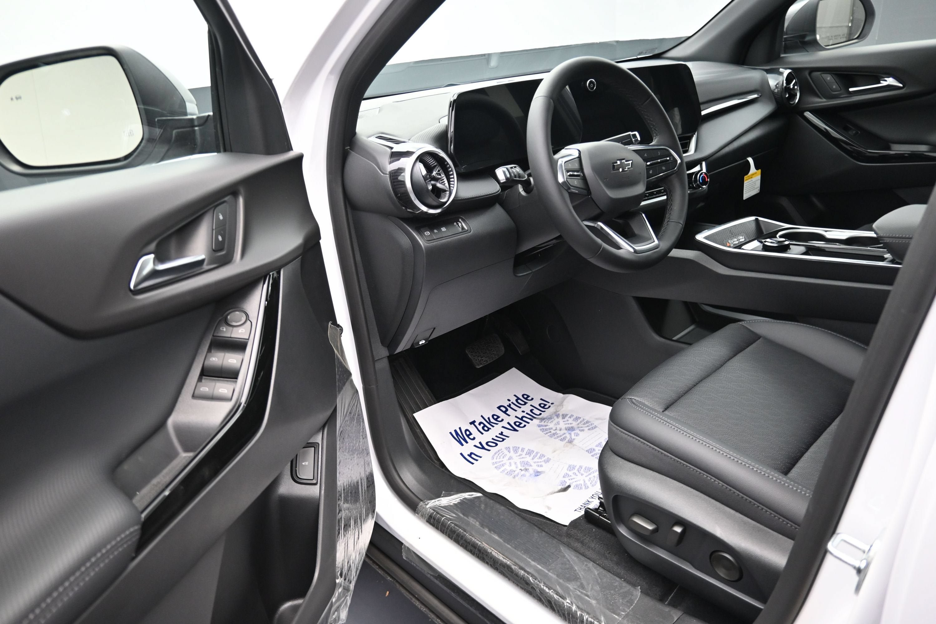 New 2027 Chevrolet Equinox LT w/ Convenience Package II FWD image 10