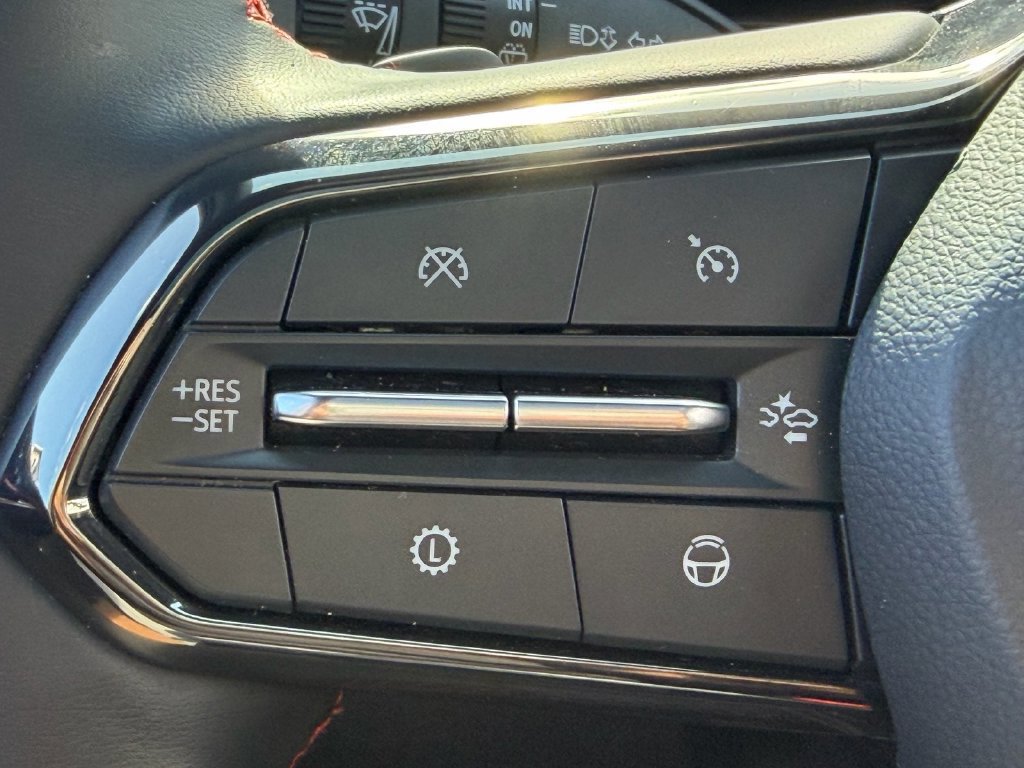 Used 2025 Chevrolet Traverse RS AWD/4WD image 33