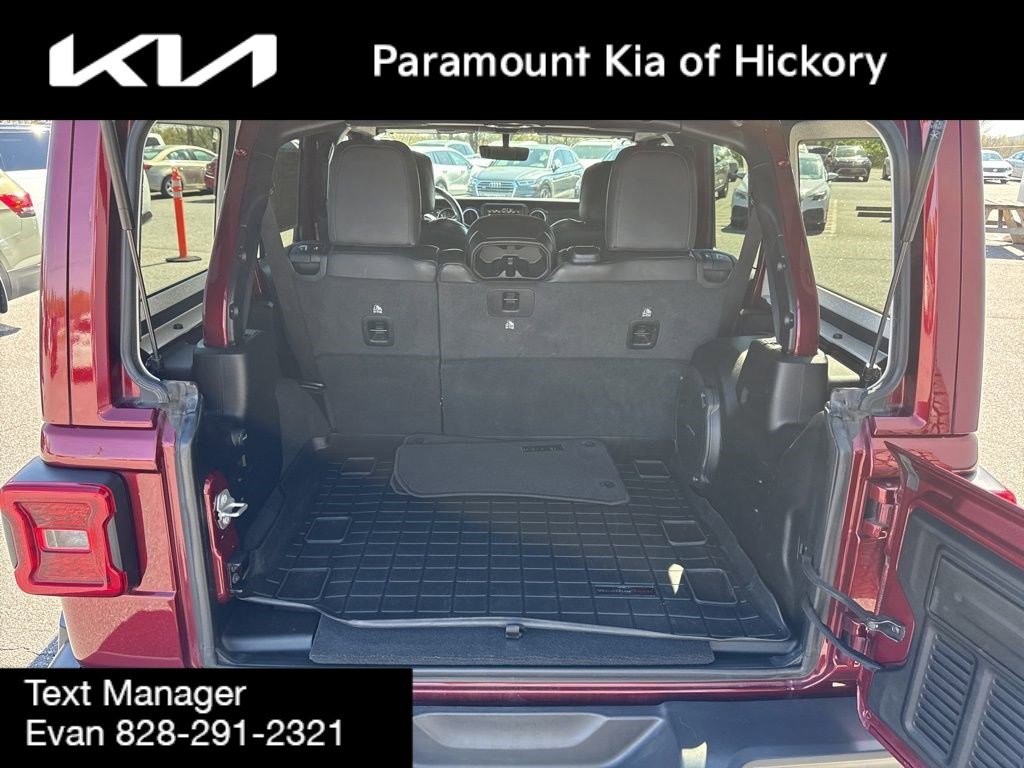 Used 2021 Jeep Wrangler Unlimited Sahara AWD/4WD image 12