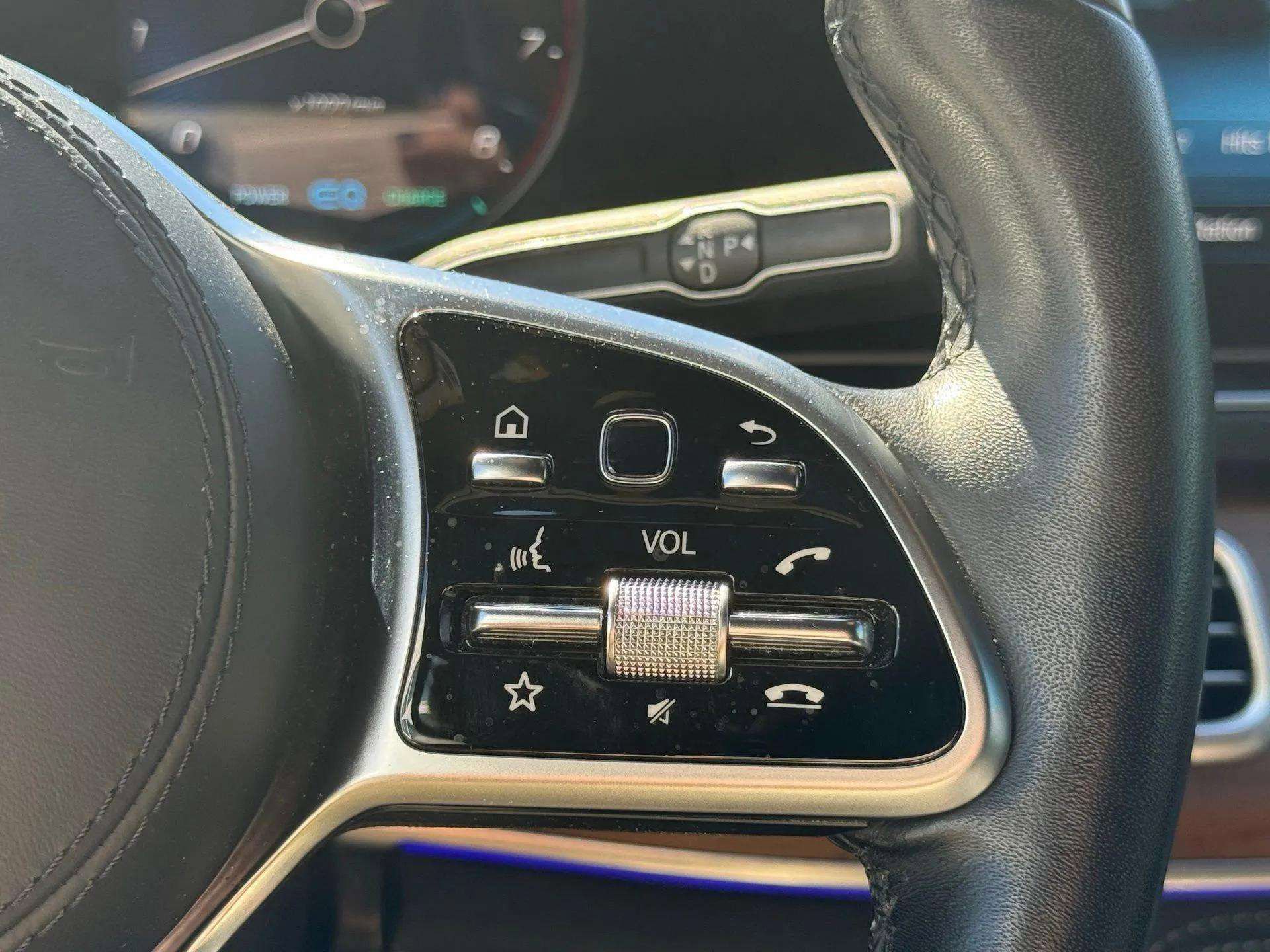 Used 2023 Mercedes-Benz Maybach GLS 600 4MATIC image 35