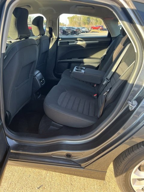Used 2019 Ford Fusion SE image 21