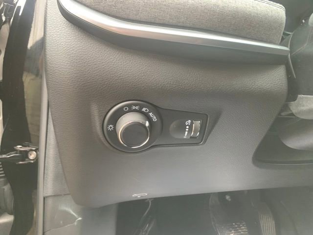 Used 2025 Jeep Compass Sport image 13