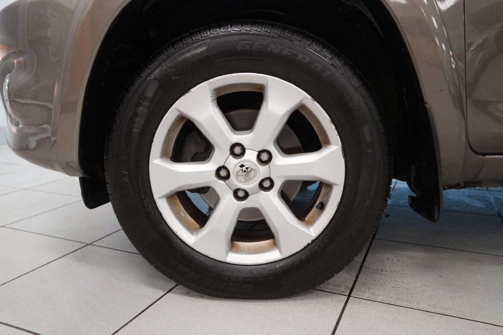 Used 2012 Toyota RAV4 Limited w/ Premium Plus Value Pkg AWD/4WD image 17