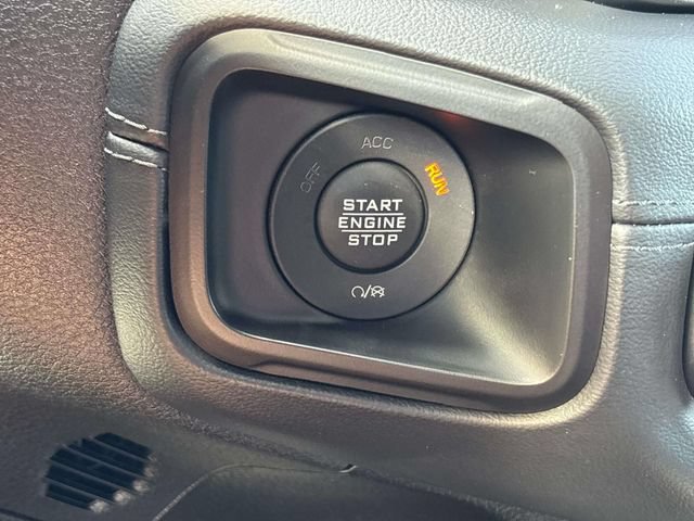 Used 2024 Jeep Wrangler Unlimited Sahara AWD/4WD image 34