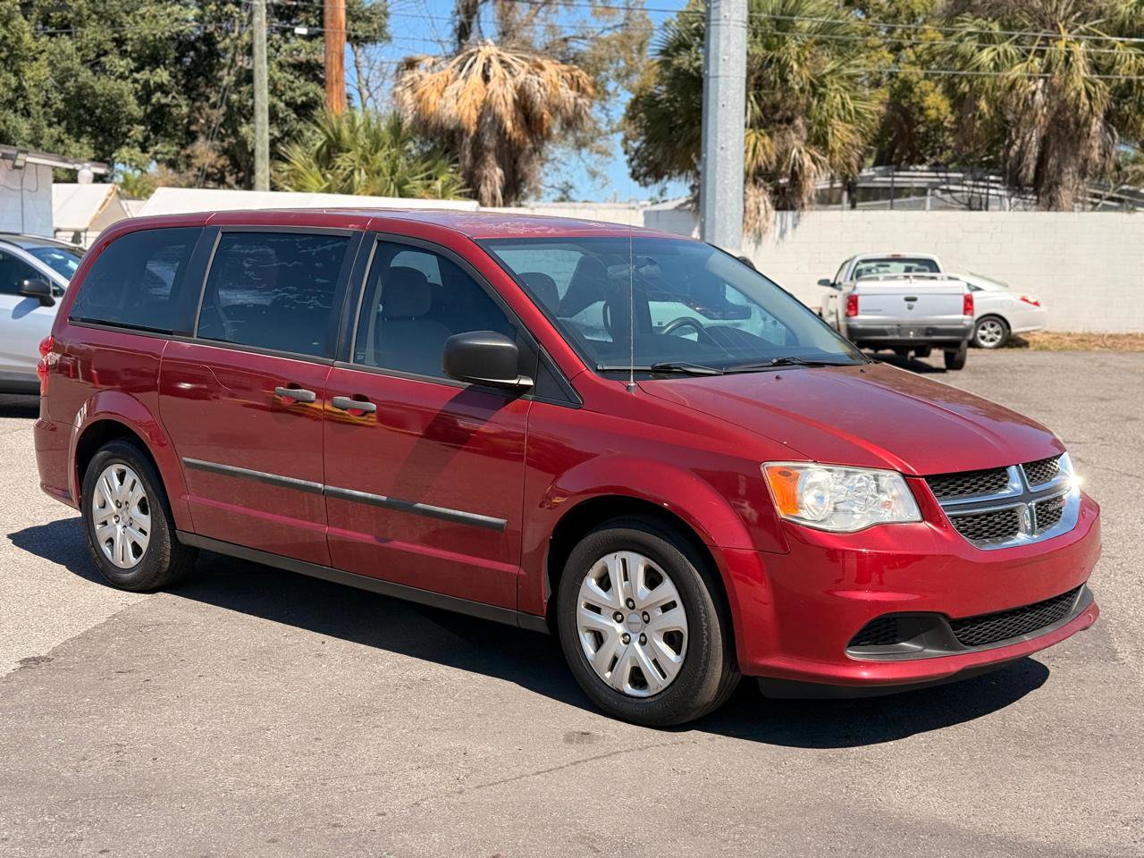 Used 2016 Dodge Grand Caravan American Value Package image 4