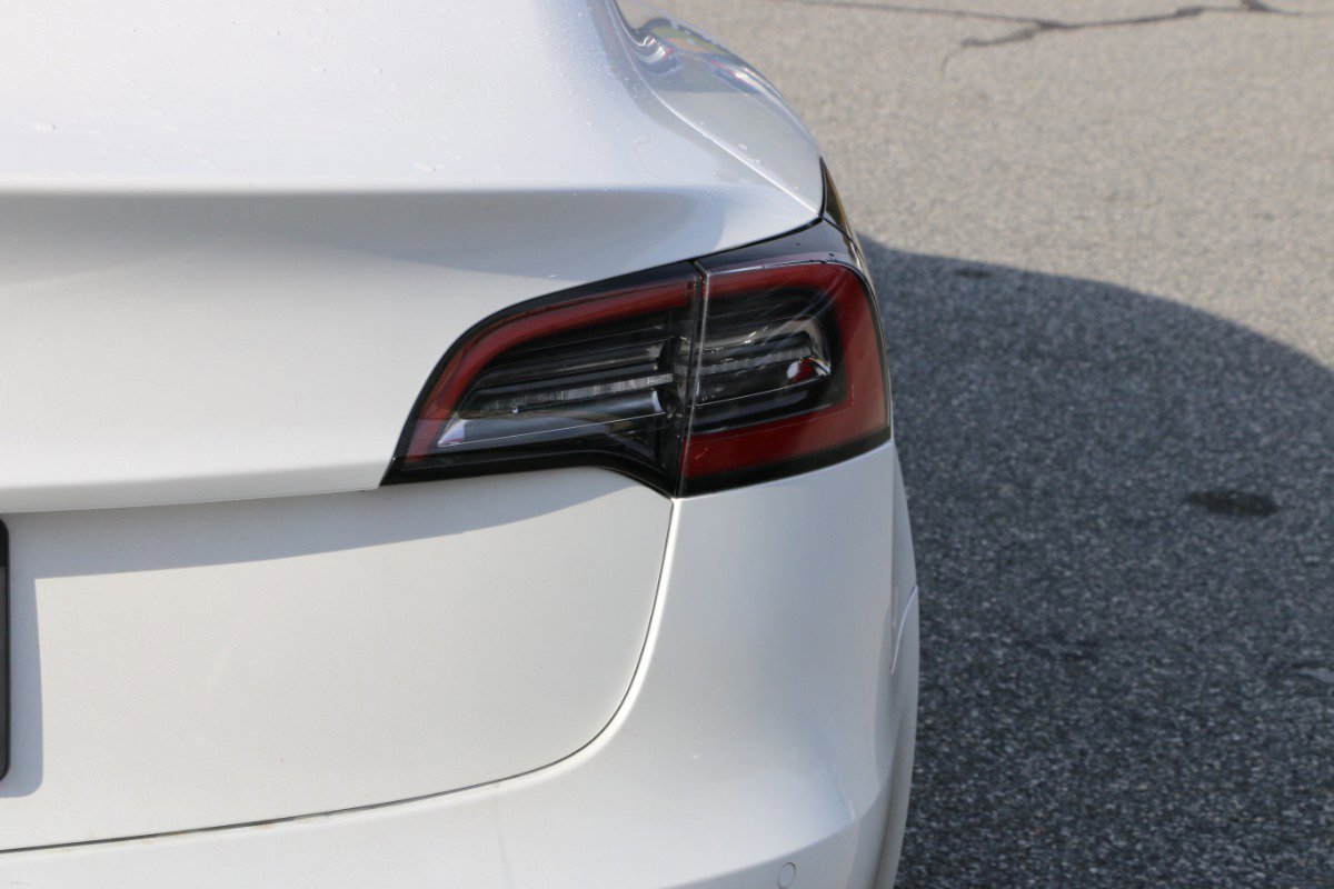 Used 2021 Tesla Model 3 Standard Range Plus image 7