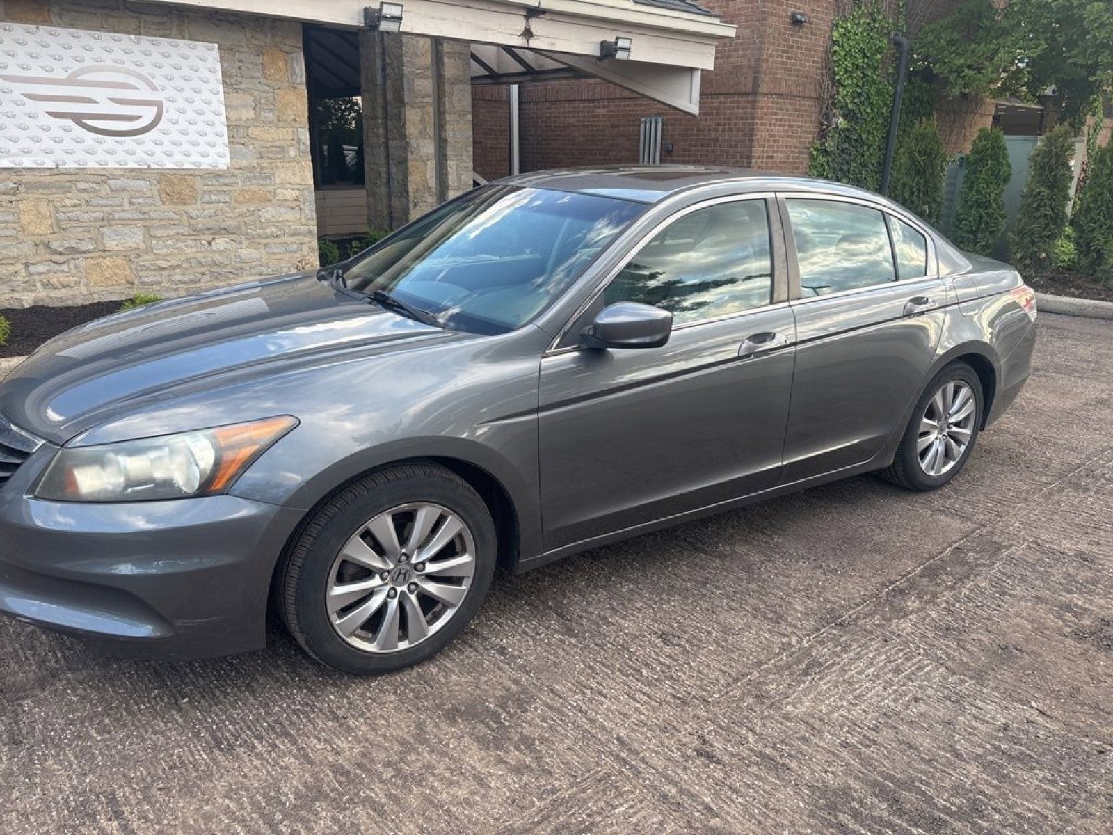 Used 2012 Honda Accord EX-L image 4