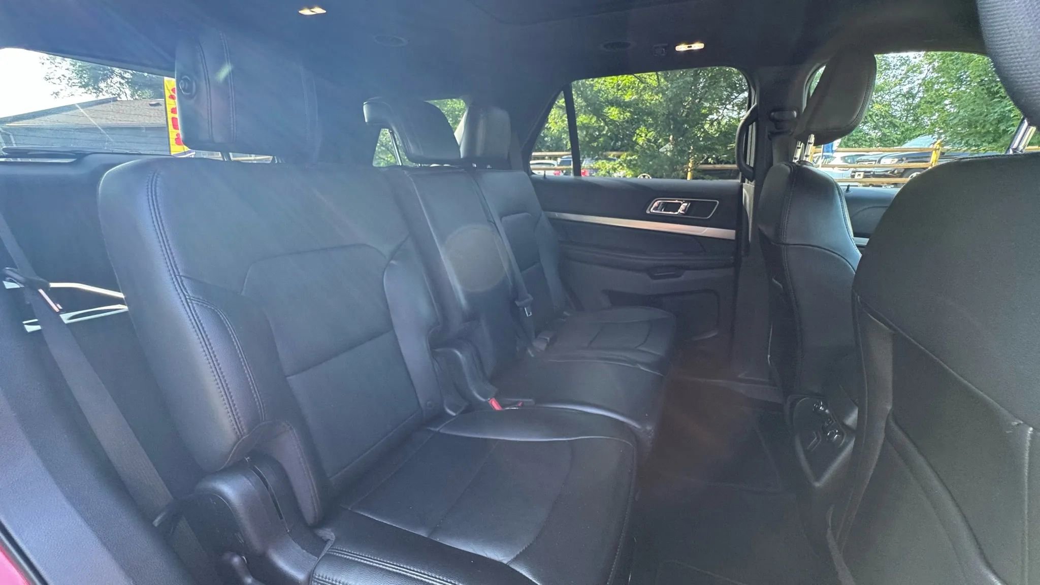 Used 2018 Ford Explorer XLT w/ Equipment Group 202A image 27