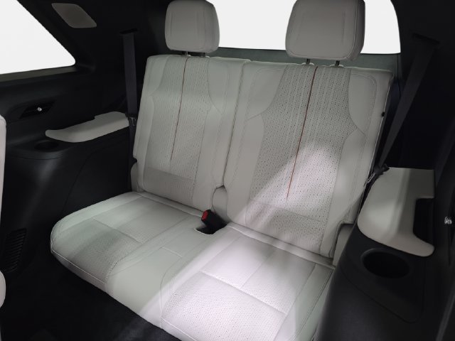 New 2027 Cadillac Vistiq Luxury AWD/4WD image 34