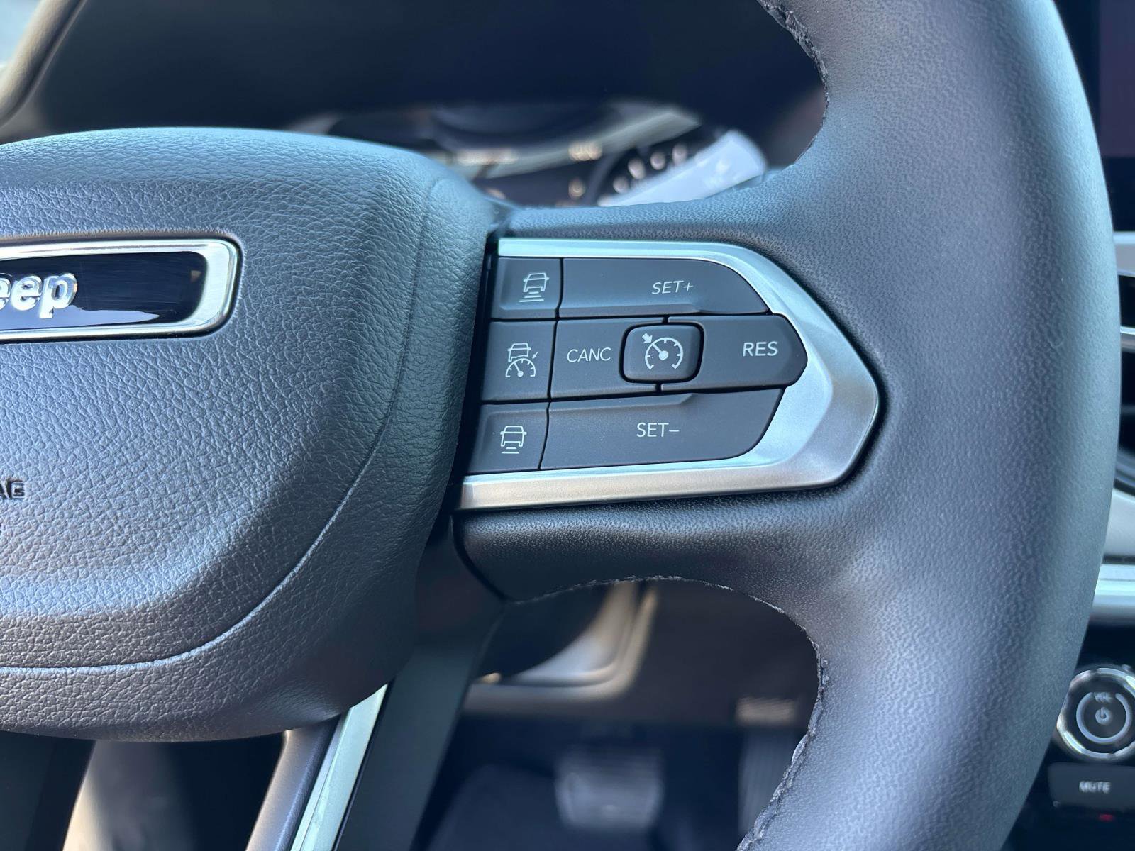Certified 2024 Jeep Compass Limited w/ Sun and Sound Group AWD/4WD image 19
