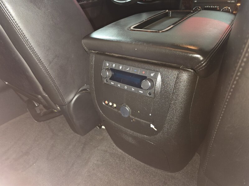 Used 2010 GMC Yukon Denali AWD/4WD image 36