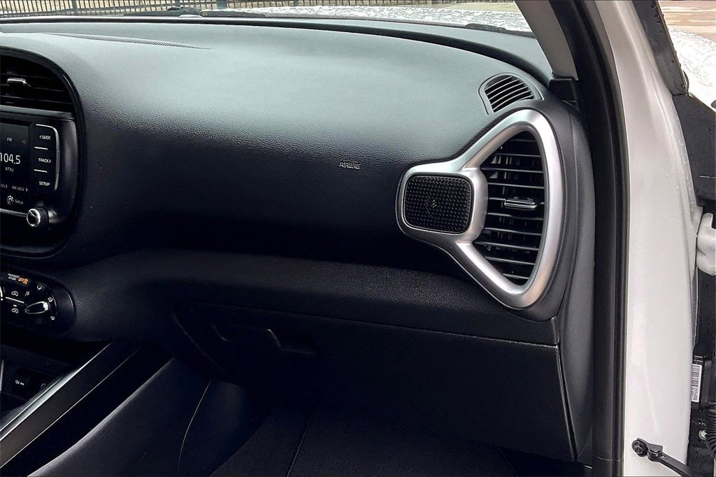 Certified 2023 Kia Soul LX w/ LX Technology Package image 15