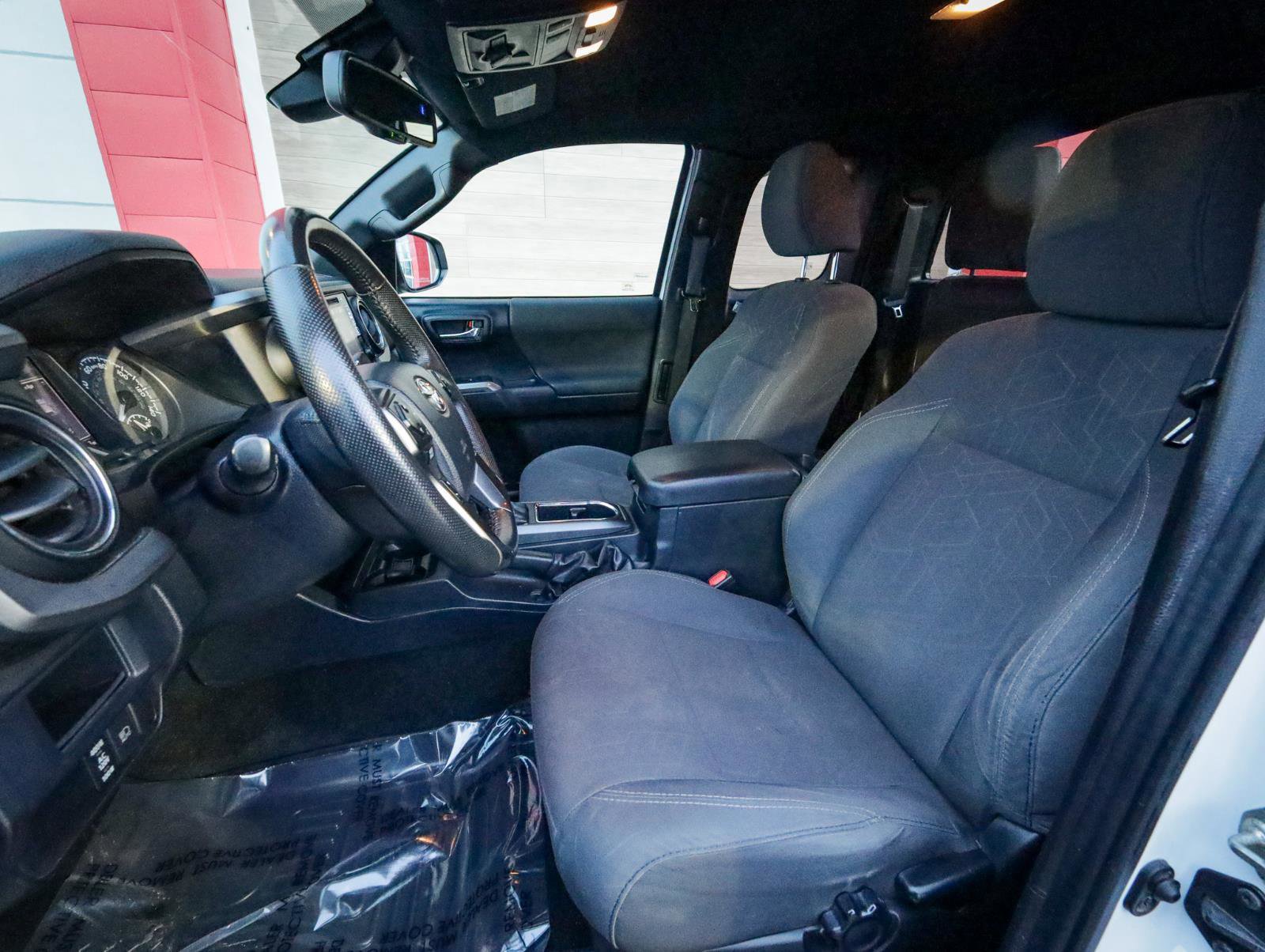 Used 2018 Toyota Tacoma TRD Off-Road w/ Technology Package image 13