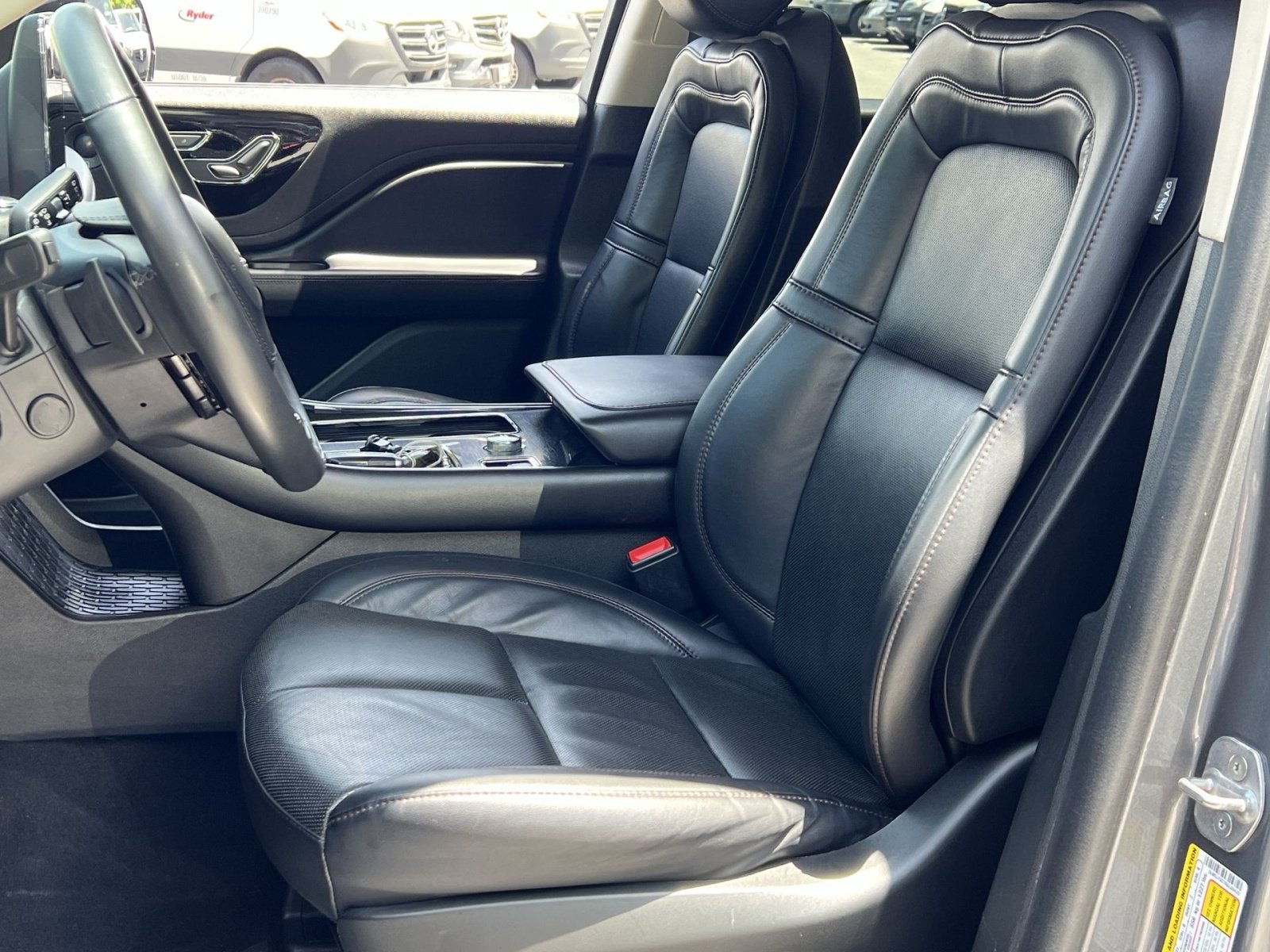 Used 2024 Lincoln Aviator Reserve AWD/4WD image 18