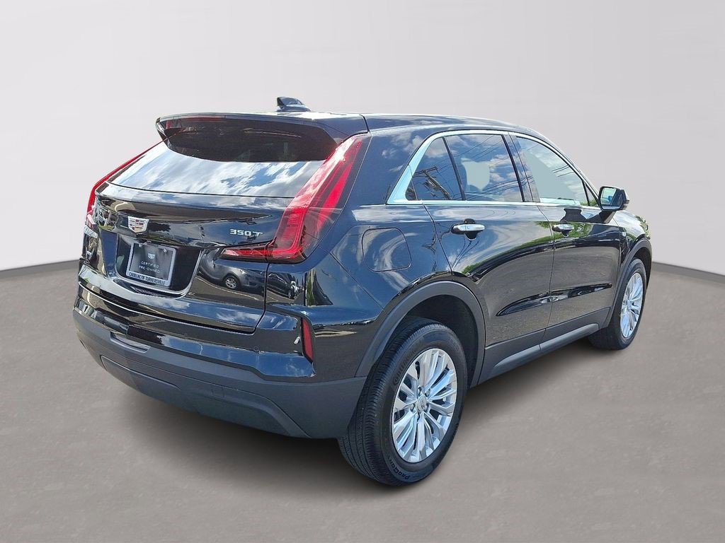Certified 2024 Cadillac XT4 Luxury w/ Cold Weather Package AWD/4WD image 7