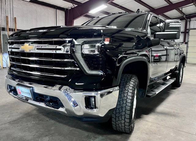 Used 2024 Chevrolet Silverado 2500 LTZ image 7