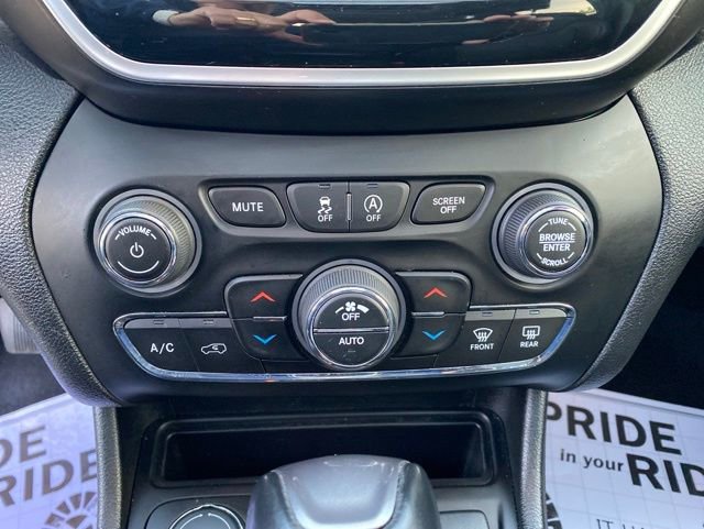 Used 2021 Jeep Cherokee Limited w/ Trailer Tow Group AWD/4WD image 13