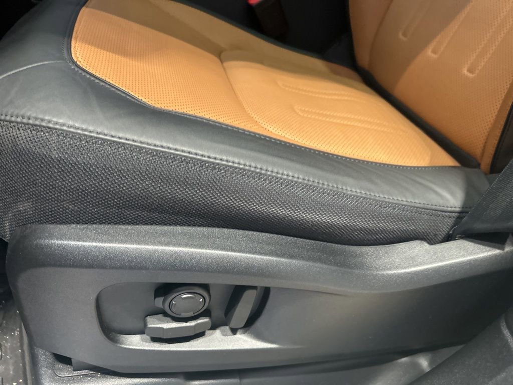 Used 2024 Land Rover Defender 110 X image 7