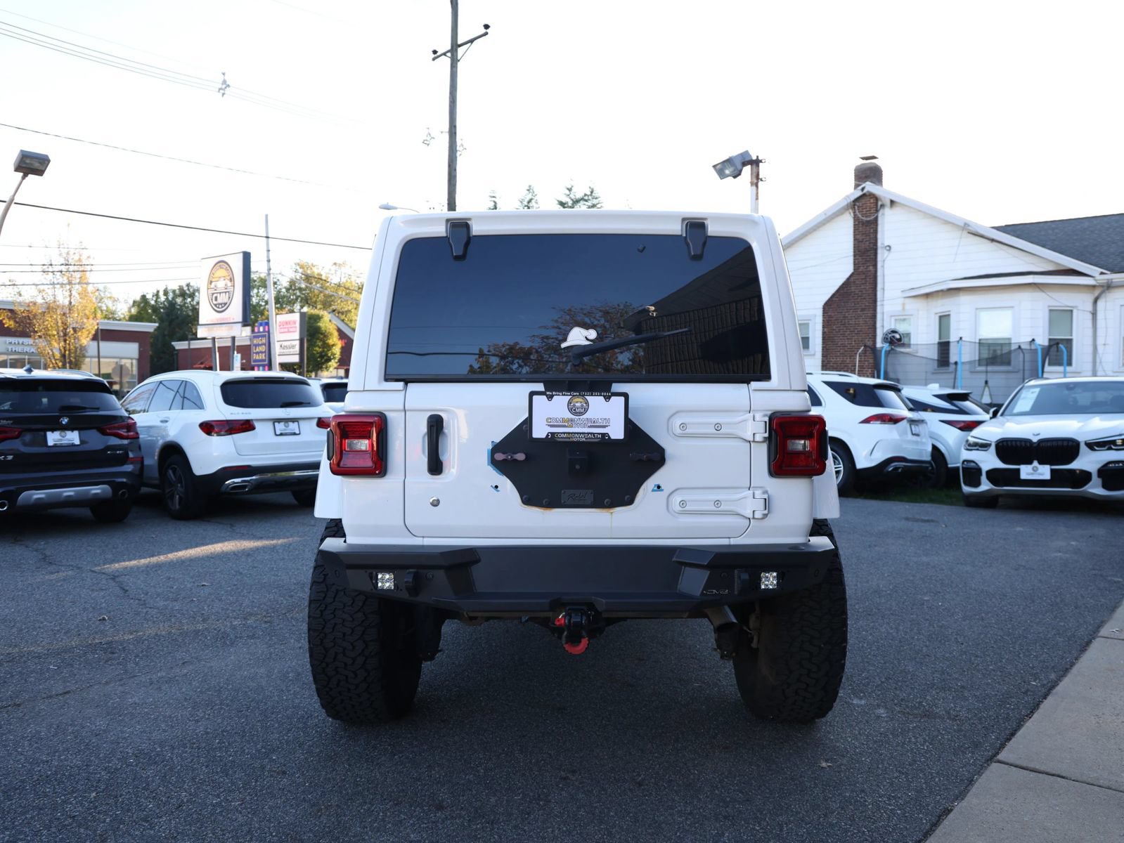 Used 2019 Jeep Wrangler Unlimited Sahara w/ Safety Group AWD/4WD image 7