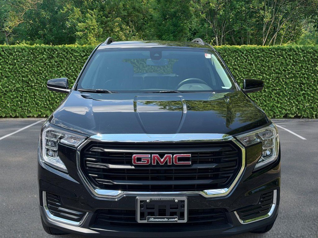 Used 2022 GMC Terrain SLE w/ Driver Convenience Package FWD image 9