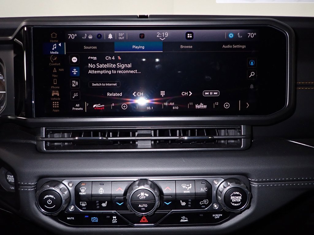 New 2024 Jeep Wrangler Unlimited Sahara w/ Technology Group image 22