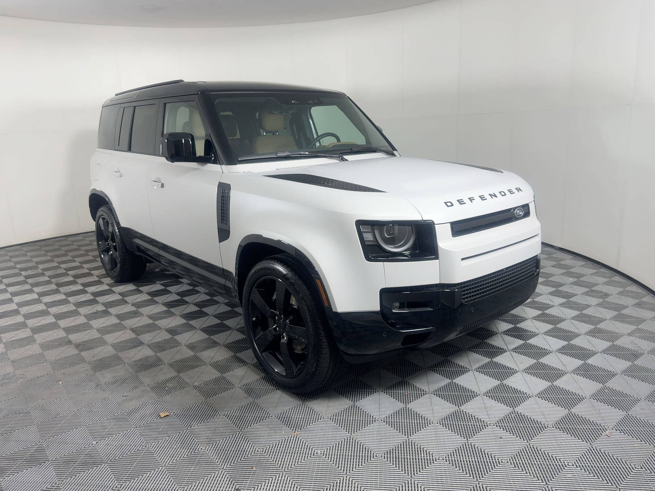 New 2026 Land Rover Defender 110 X-Dynamic SE image 8