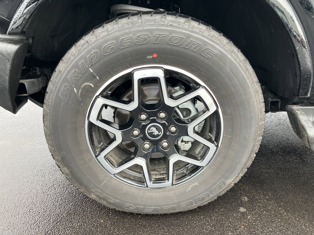 Used 2025 Ford Bronco Outer Banks image 13