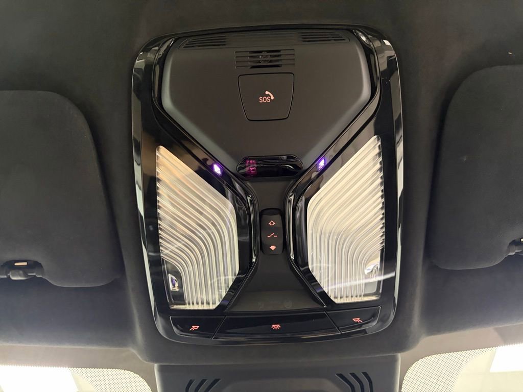 Used 2022 BMW X5 M50i w/ Executive Package image 30