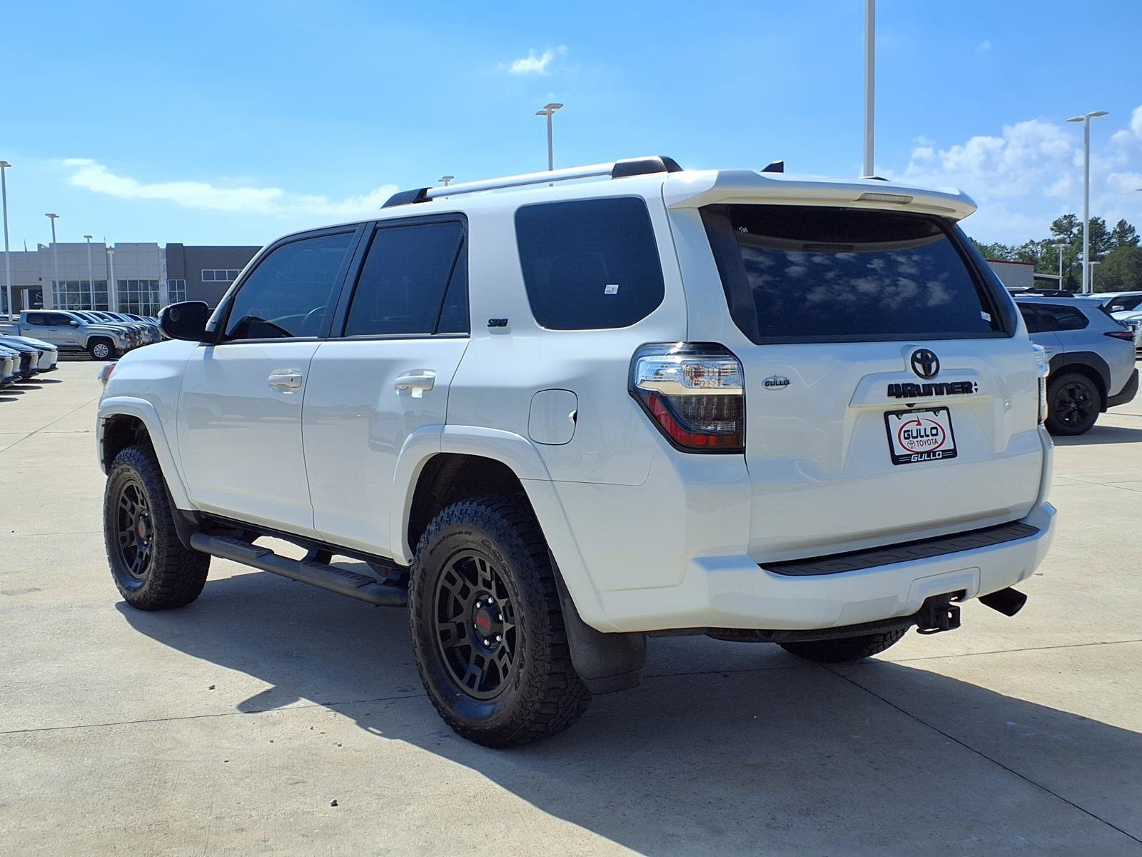 Certified 2021 Toyota 4Runner SR5 Premium w/ Moonroof Package AWD/4WD image 2