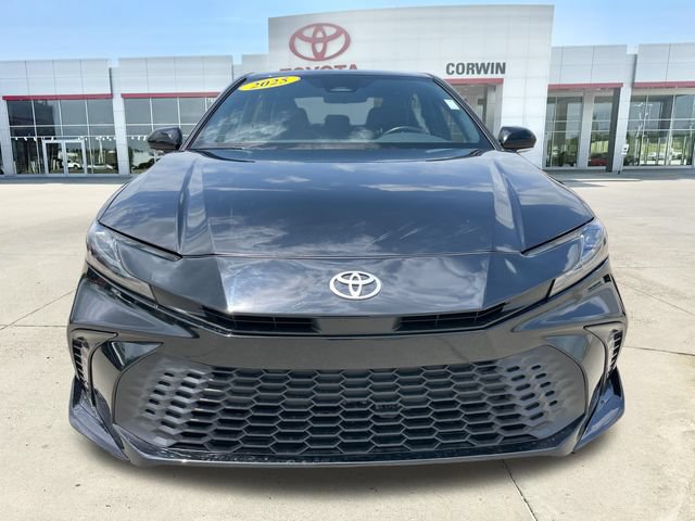 Used 2025 Toyota Camry SE FWD image 8