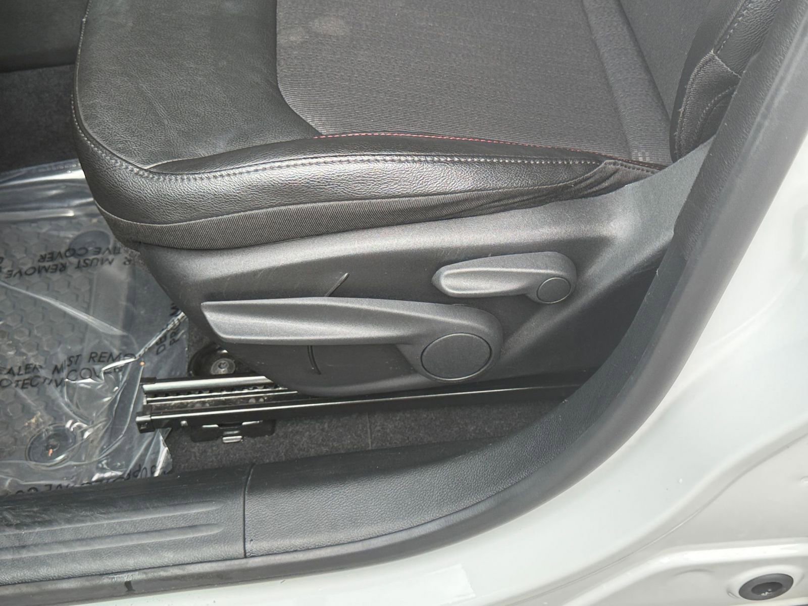 Used 2025 Jeep Compass Trailhawk image 23