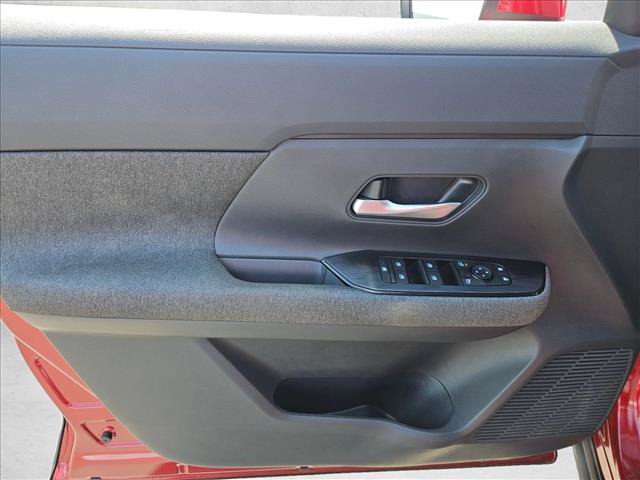 Certified 2025 Nissan Kicks SV FWD image 11