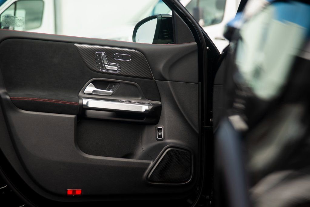 Certified 2025 Mercedes-Benz GLB 250 4MATIC image 21