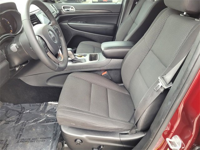 Used 2019 Jeep Grand Cherokee Laredo w/ 18" Wheel & 8.4" Radio Group image 20