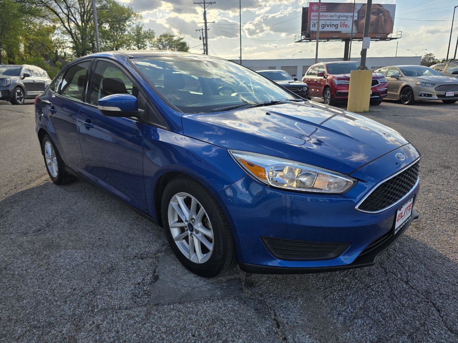 Used 2018 Ford Focus SE w/ Cold Weather Package FWD image 3