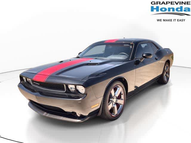 Used 2013 Dodge Challenger SXT RWD image 1