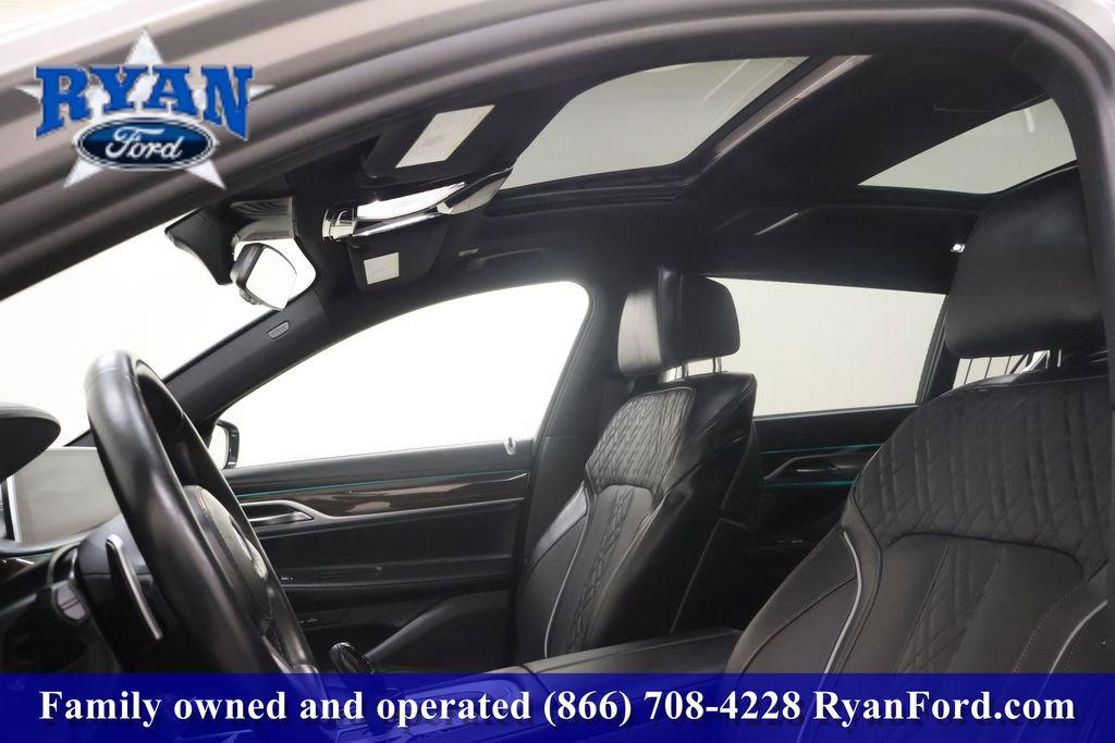 Used 2022 BMW 750i xDrive w/ Executive Package image 35