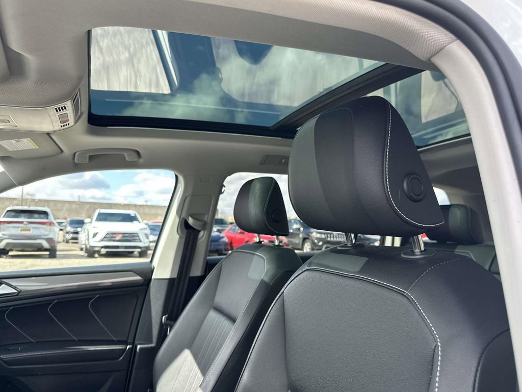 Certified 2023 Volkswagen Tiguan SE w/ Panoramic Sunroof Package image 23