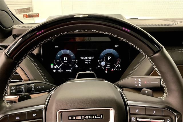 Used 2025 GMC Yukon XL Denali Ultimate AWD/4WD image 29