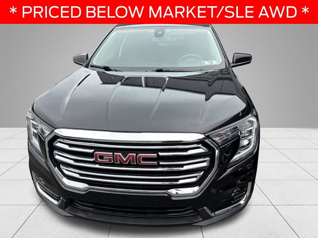 Used 2024 GMC Terrain SLE AWD/4WD image 2