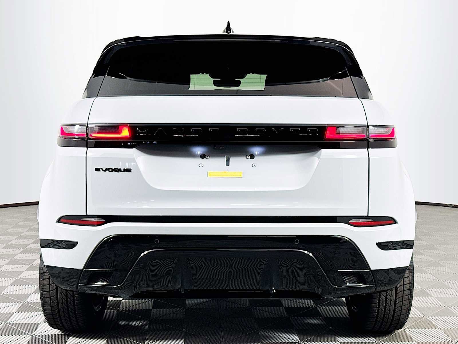 New 2024 Land Rover Range Rover Evoque Dynamic SE image 6