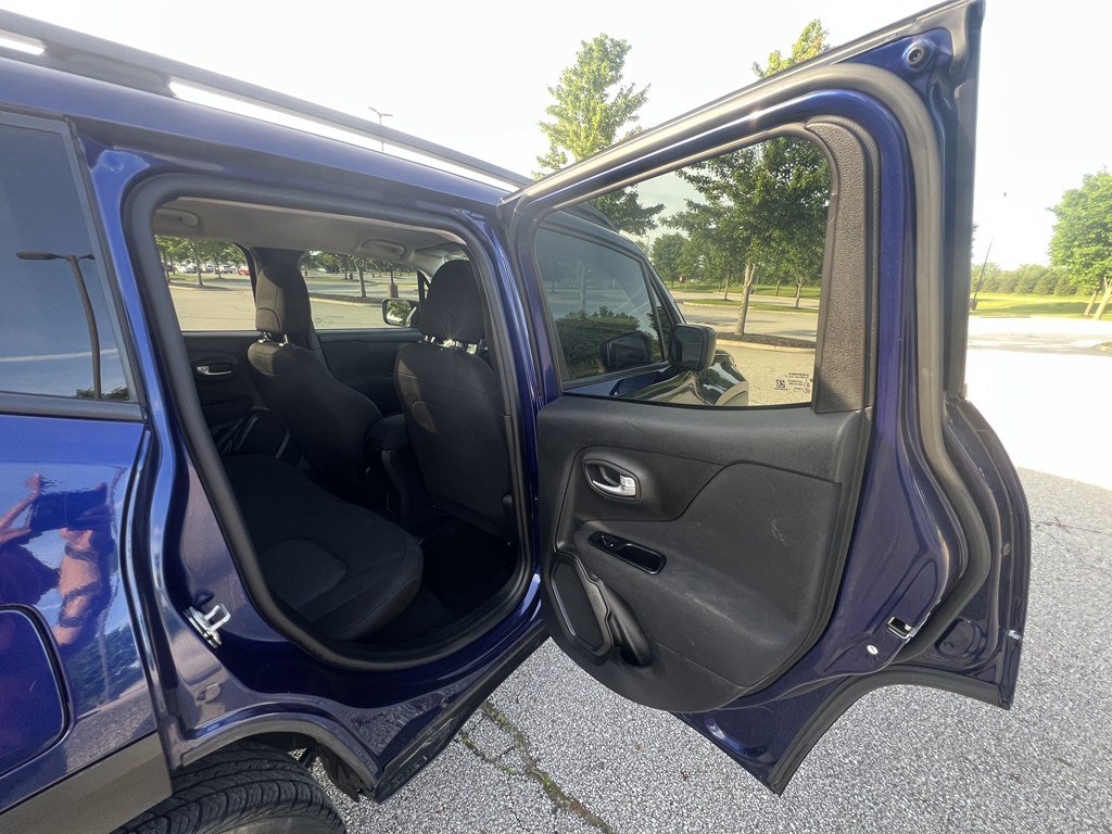 Used 2019 Jeep Renegade Sport w/ Sport Appearance Group AWD/4WD image 12