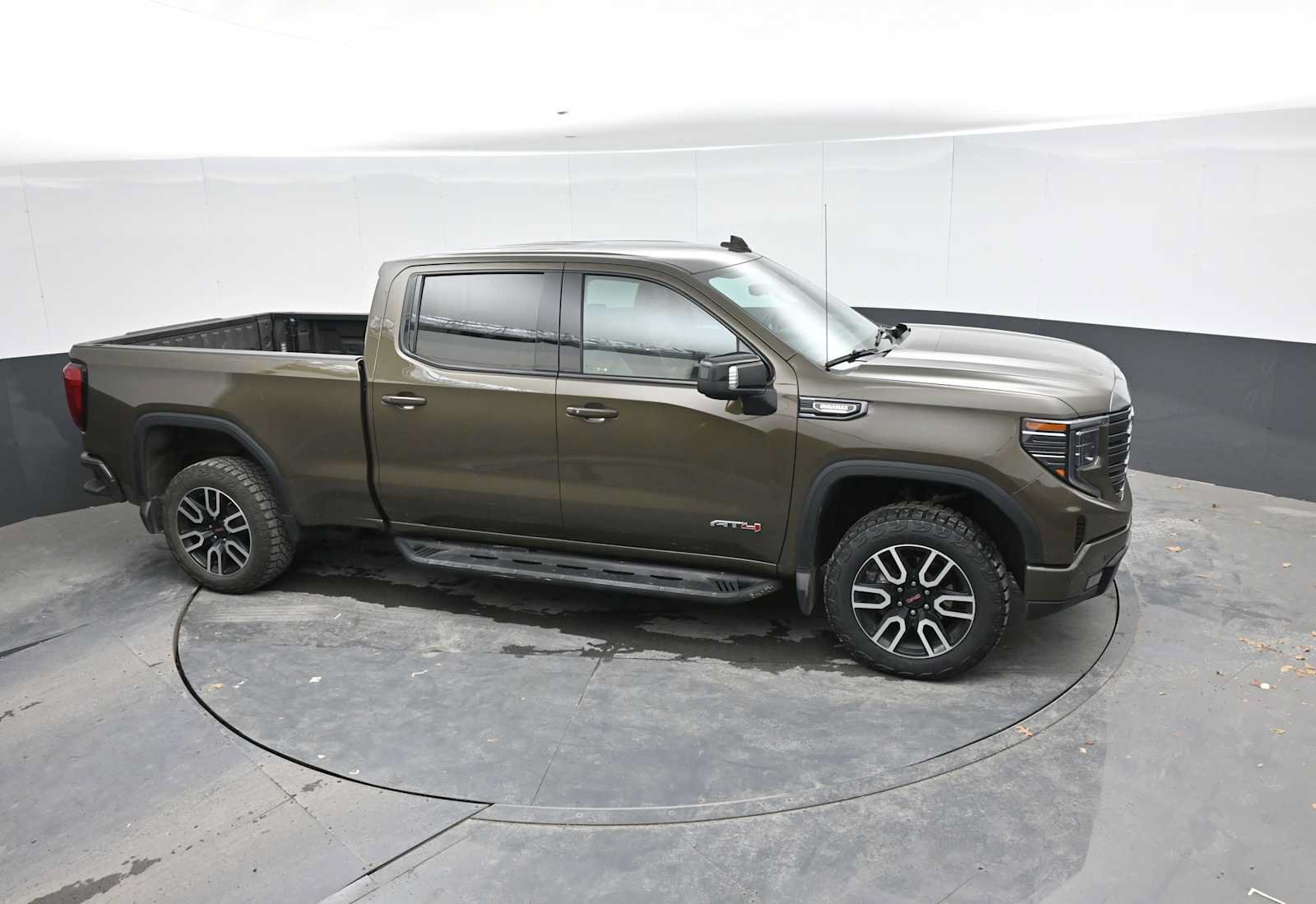 Used 2023 GMC Sierra 1500 AT4 w/ AT4 Premium Package AWD/4WD image 34