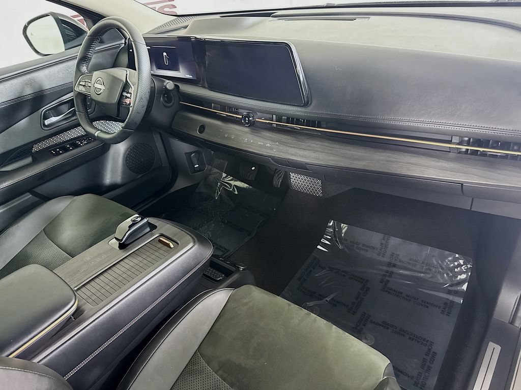 Used 2023 Nissan Ariya AWD image 32