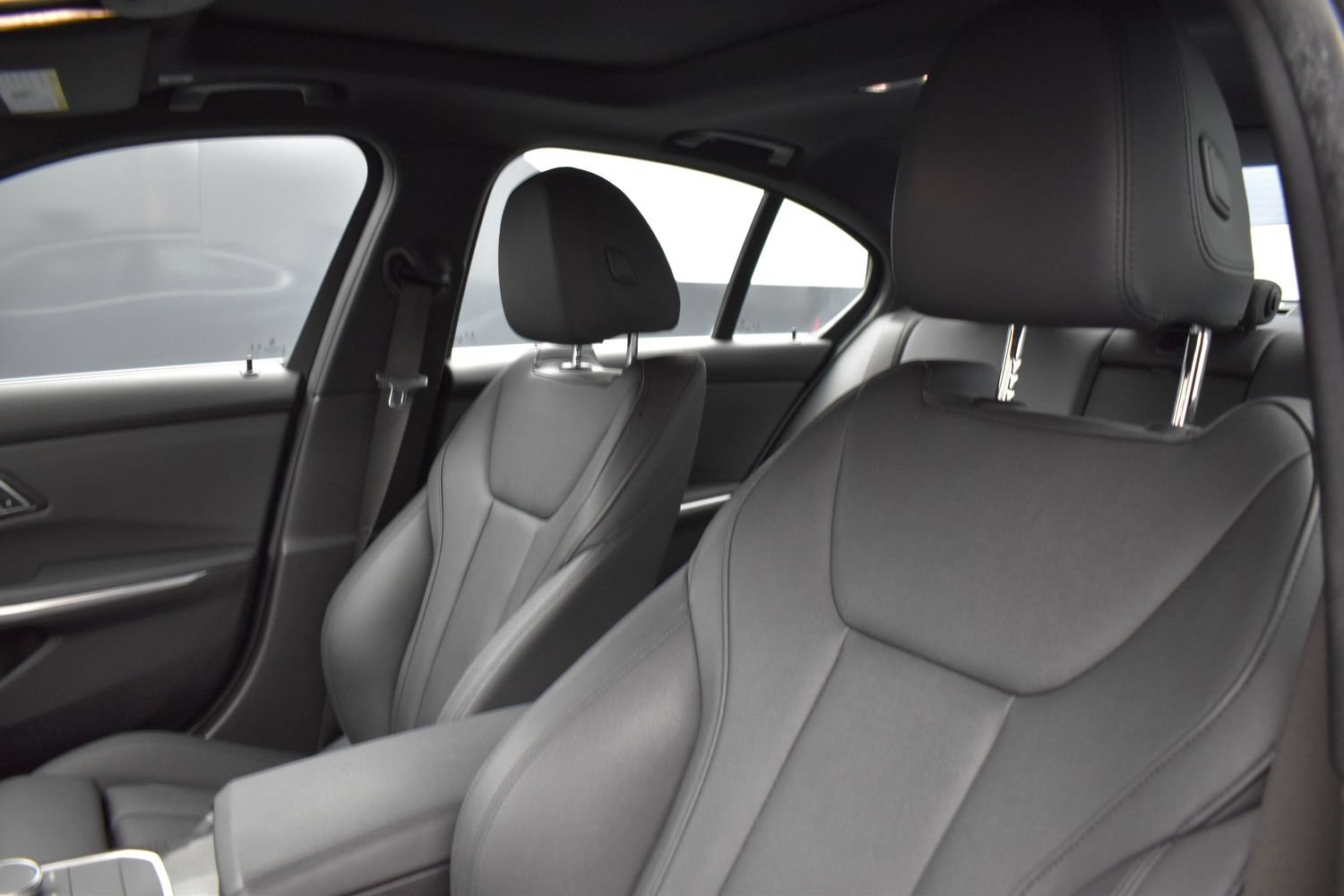 Used 2019 BMW 330i xDrive Sedan w/ Premium Package AWD/4WD image 11