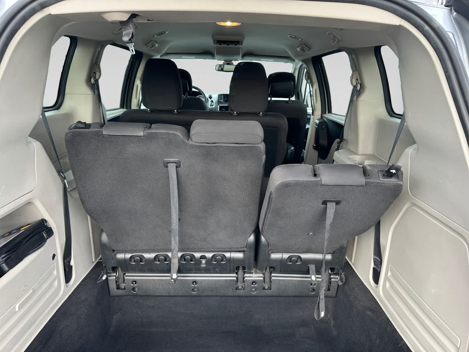 Used 2019 Dodge Grand Caravan SE FWD image 23