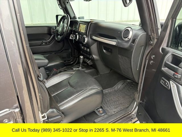 Used 2014 Jeep Wrangler Unlimited Rubicon w/ Max Tow Package AWD/4WD image 38