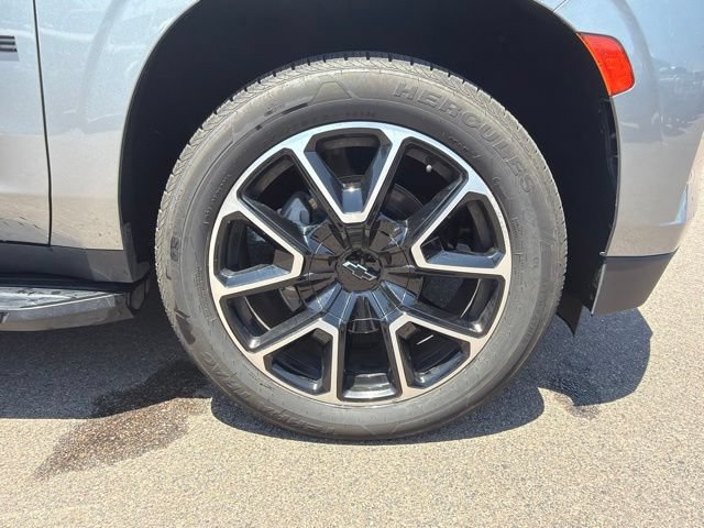 Used 2024 Chevrolet Tahoe RST w/ Luxury Package AWD/4WD image 11