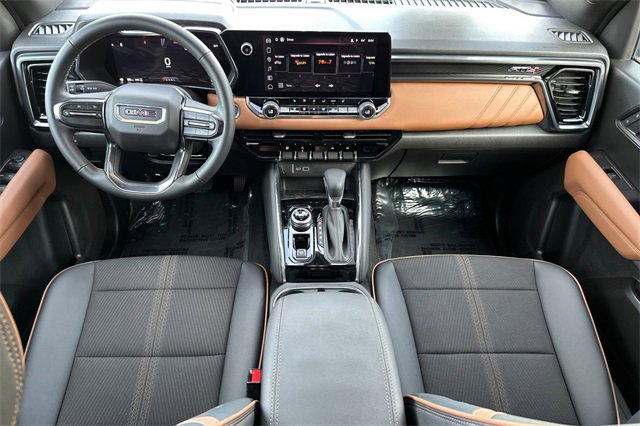 Used 2025 GMC Canyon AT4 image 4