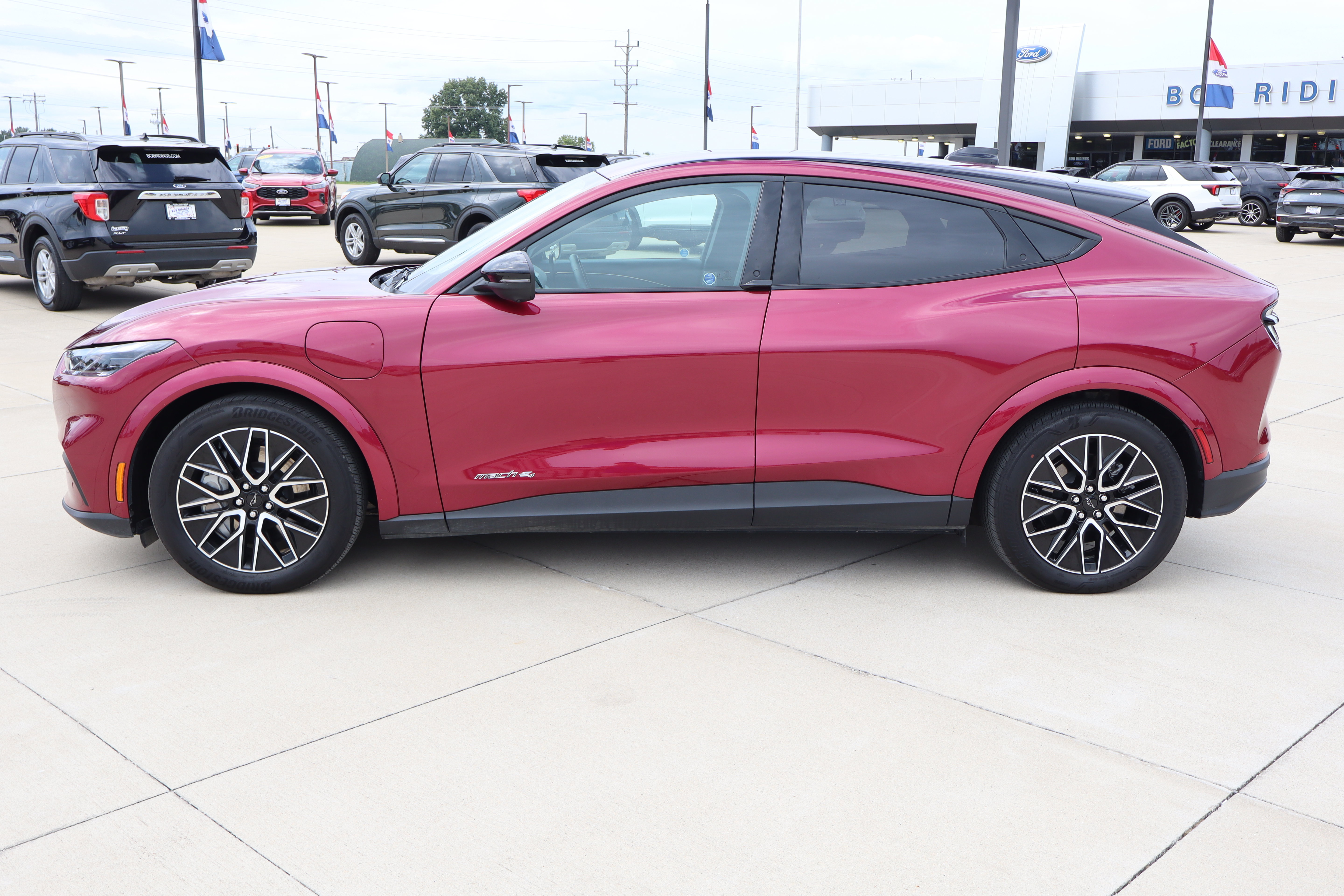 Used 2025 Ford Mustang Mach-E Premium AWD/4WD image 8